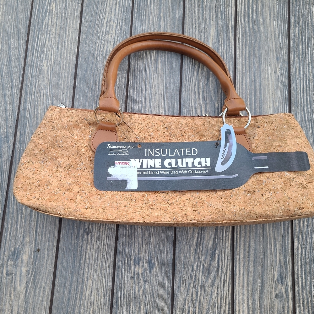 Insulated wine clutch